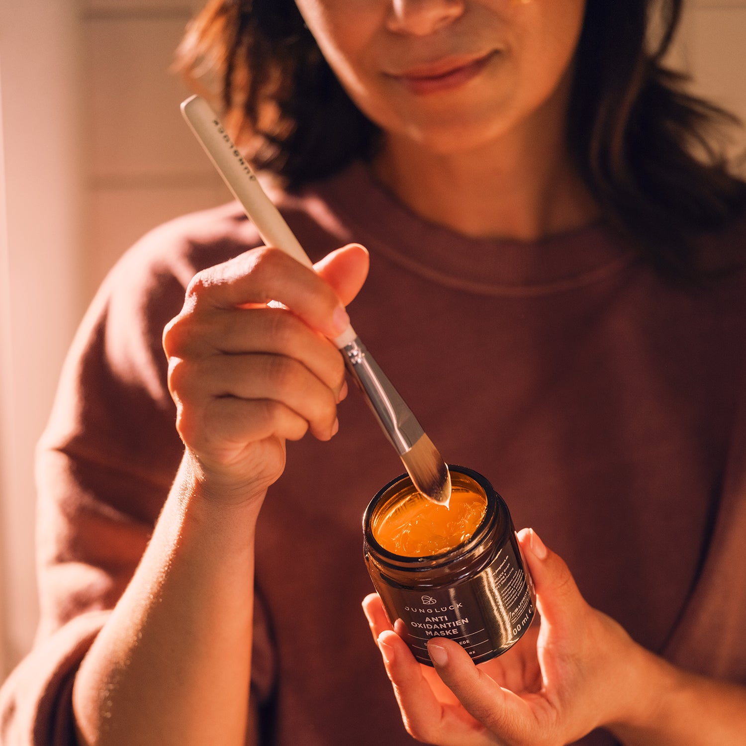 Antioxidantien Maske von JUNGLÜCK auftragen