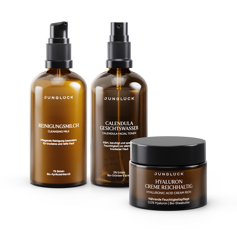 Set für trockene Haut mit REINIGUNGSMILCH, CALENDULA GESICHTSWASSER und HYALURON CREME REICHHALTIG in Braunglasflaschen.