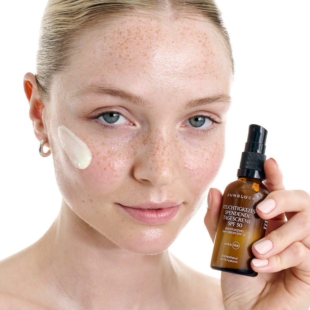 Feuchtigkeitsspendende Tagescreme SPF 50