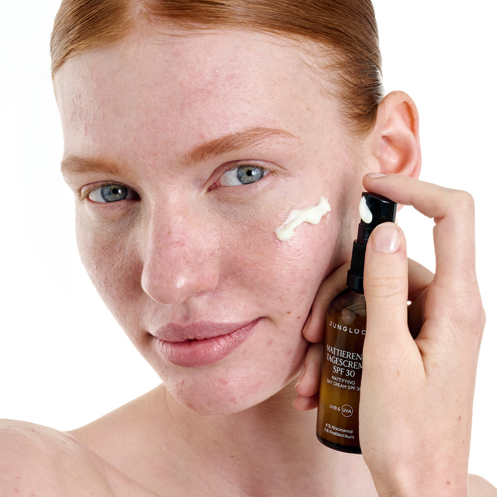 Mattierende Tagescreme SPF 30